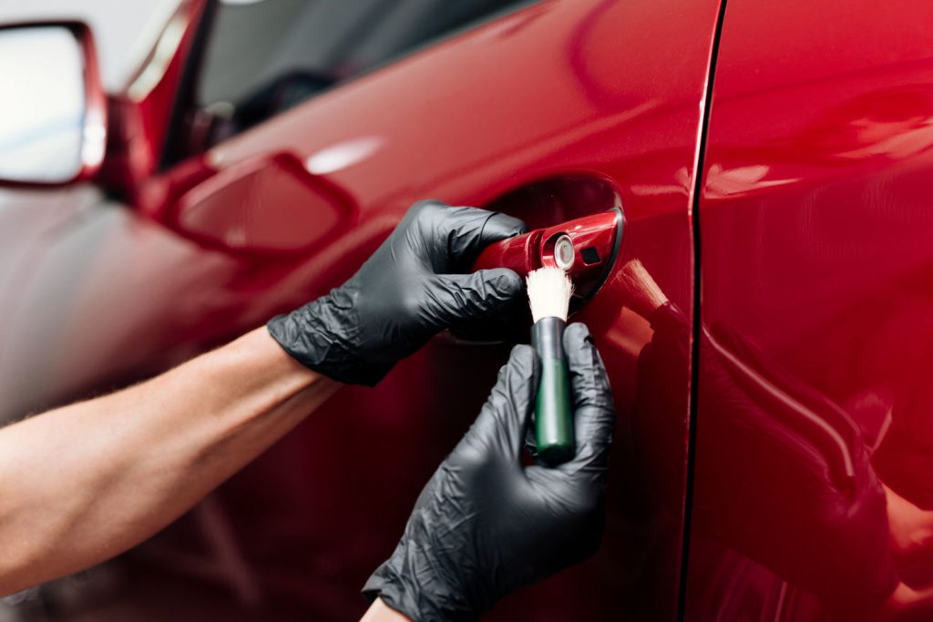 Detailing samochodowy to proces czyszczenia, konserwacji i pielęgnacji samochodu, którego celem jest uzyskanie jak najlepszego wyglądu i stanu technicznego